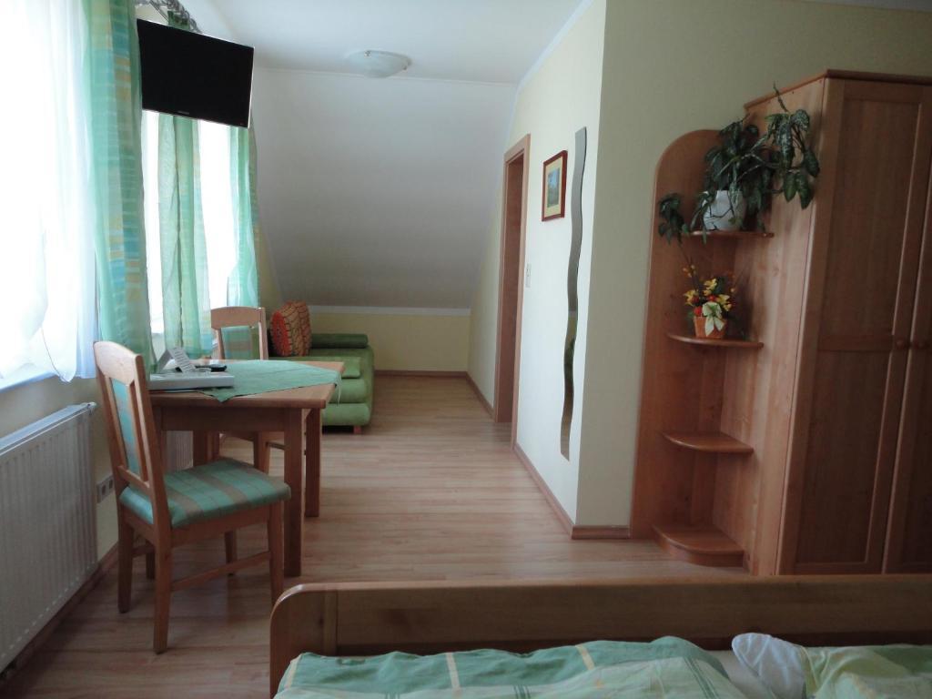 Gaestezimmer Rieder Staatz Chambre photo